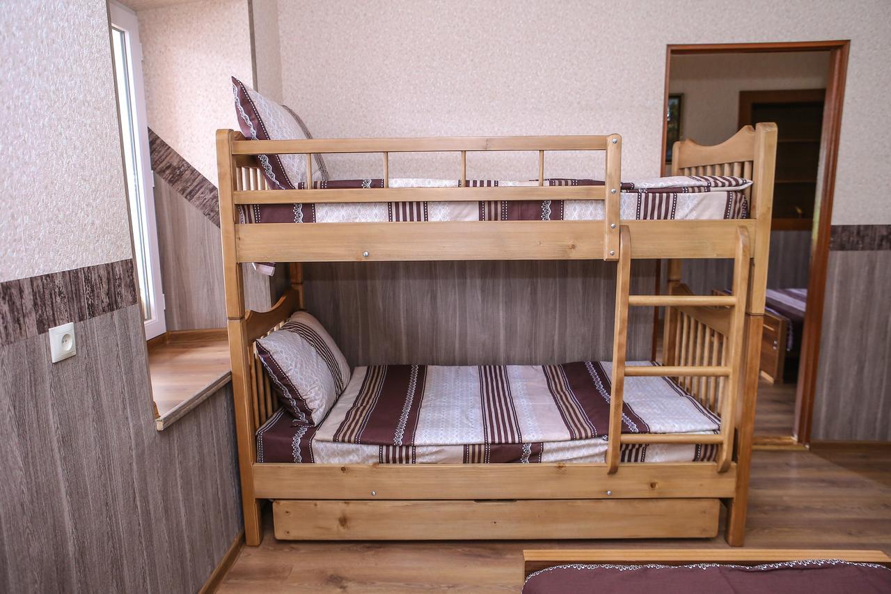 Metekhi Ubani'S Guesthouse 트빌리시 외부 사진